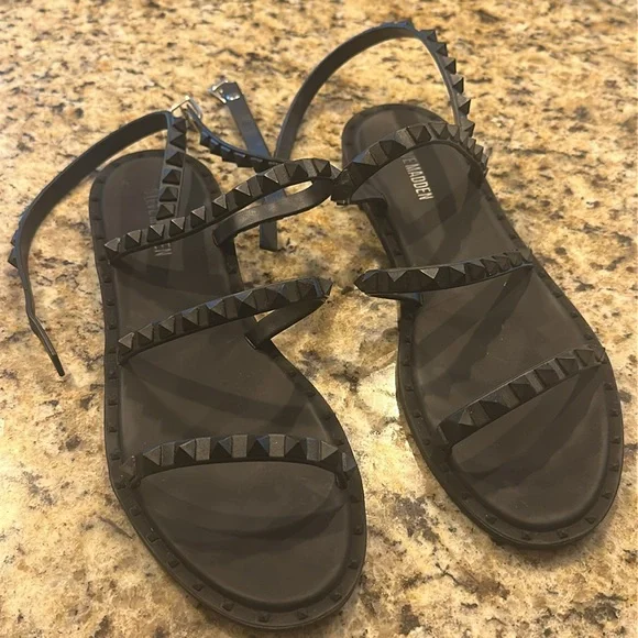 🍄SPRING SALE- firm price 🍄Steve Madden Black Studded Gladiator Flats - Picture 7 of 16